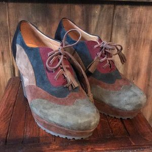 Earthies platform chunk heel suede shoe